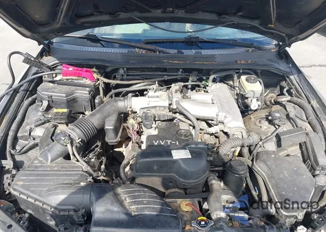 2002 Lexus Is 300 z USA, uszkodzony, nr VIN JTHBD192620050524